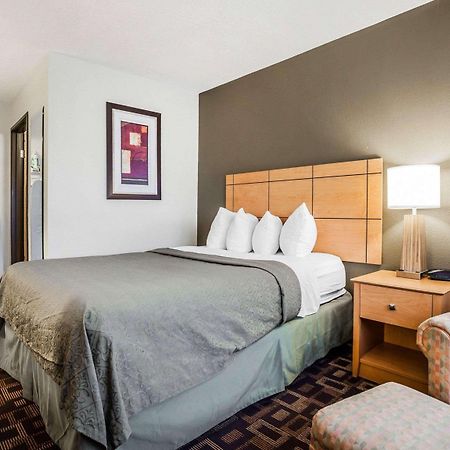 Quality Inn & Suites Des Moines Airport Kültér fotó