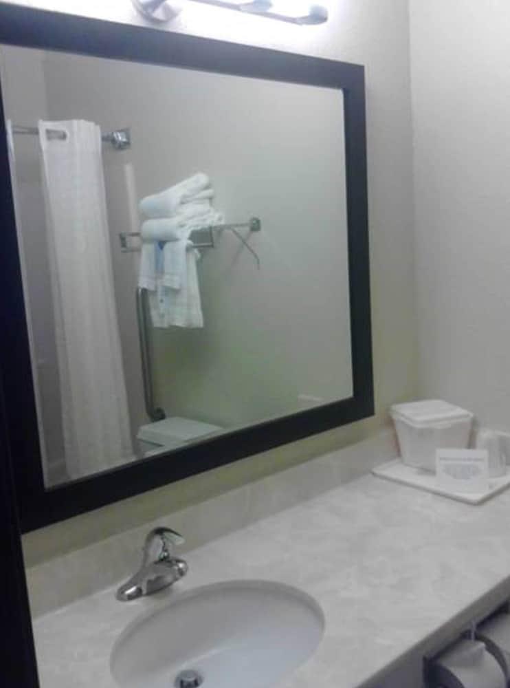 Quality Inn & Suites Des Moines Airport Kültér fotó