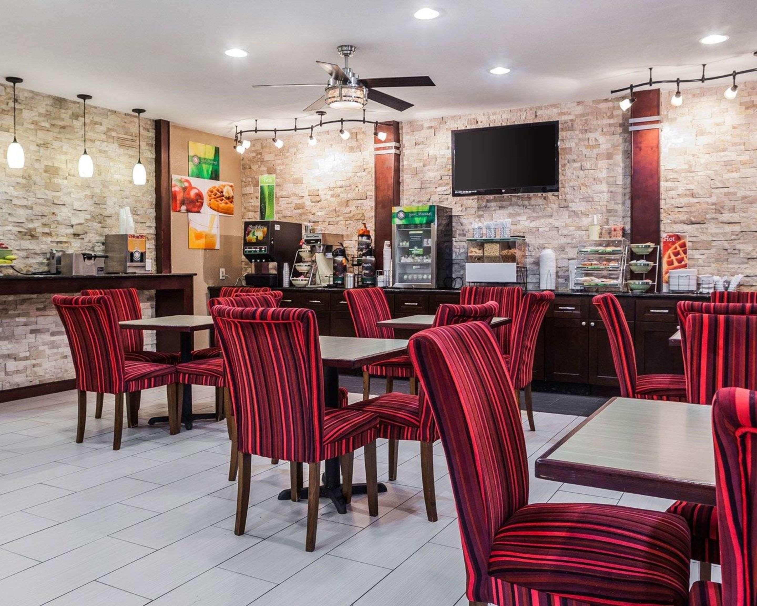 Quality Inn & Suites Des Moines Airport Kültér fotó